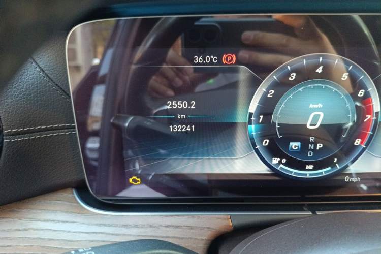 Used Mercedes-Benz E-Class 2018 Facelift E 200 L Odometer Close Up