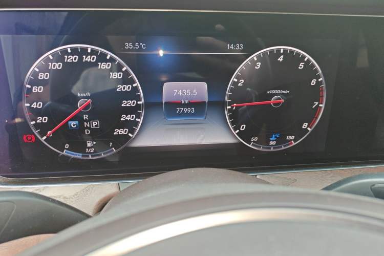 Used Mercedes-Benz E-Class 2018 E 200 L Odometer Close Up