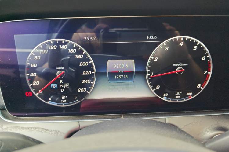 Used Mercedes-Benz E-Class 2018 Restyled E 300 L Sport Luxury Edition Odometer Close Up