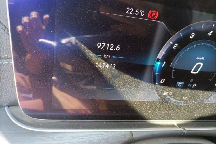 Used Mercedes-Benz E-Class 2018 Facelift E 200 L Sport 4MATIC Odometer Close Up