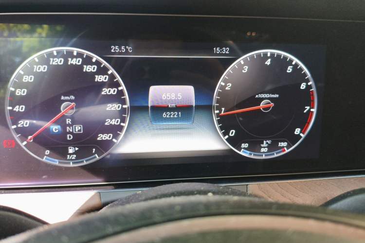 Used Mercedes-Benz E-Class 2018 Facelifted E 300 L Stylish Version Odometer Close Up
