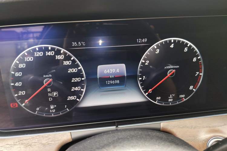 Used Mercedes-Benz E-Class 2018 Facelifted E 300 L Stylish Version Odometer Close Up