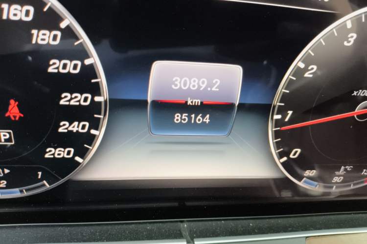 Used Mercedes-Benz E-Class 2018 Facelift E 200 L Odometer Close Up