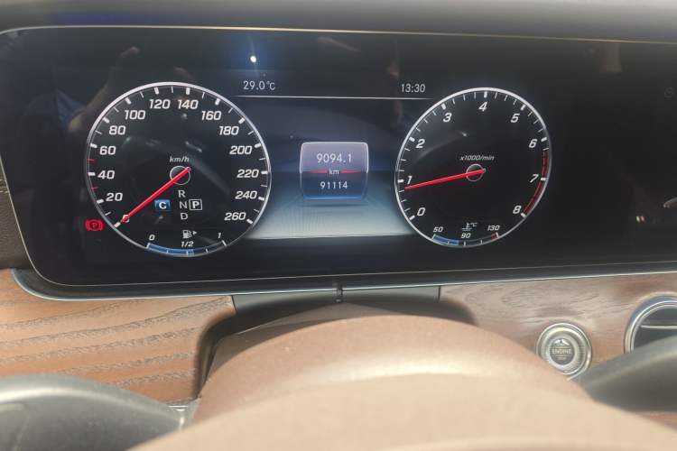 Used Mercedes-Benz E-Class 2018 Facelifted E 300 L Stylish Version Odometer Close Up