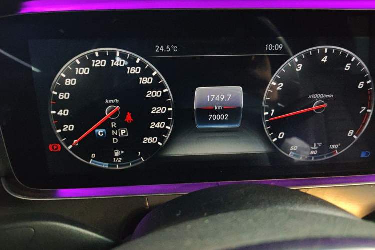 Used Mercedes-Benz E-Class 2018 Facelift E 200 L Sport Edition Odometer Close Up