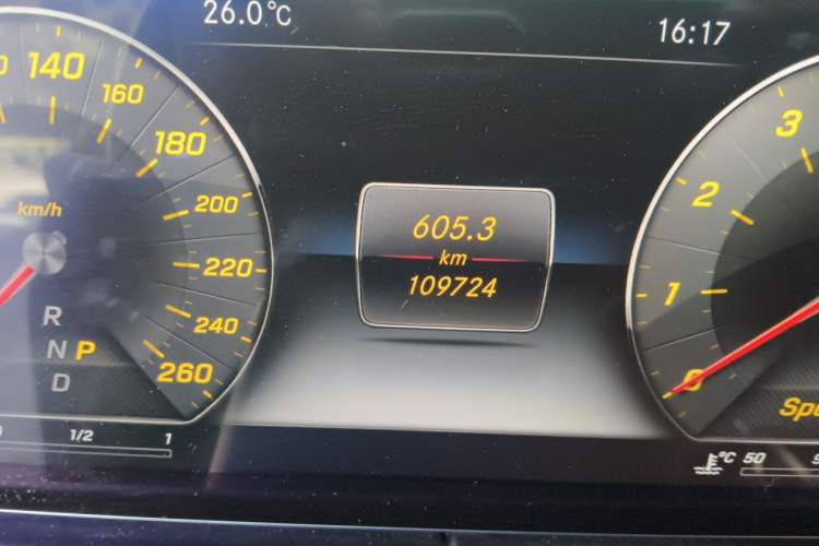 Used Mercedes-Benz E-Class 2018 E 200 L Sport Edition Odometer Close Up