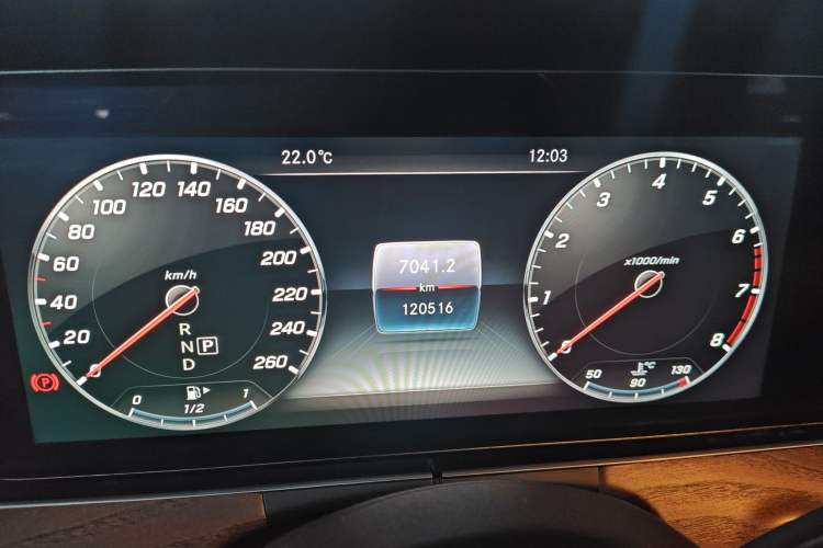 Used Mercedes-Benz E-Class 2018 E 200 L Odometer Close Up