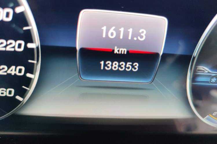 Used Mercedes-Benz E-Class 2018 E 200 L Odometer Close Up