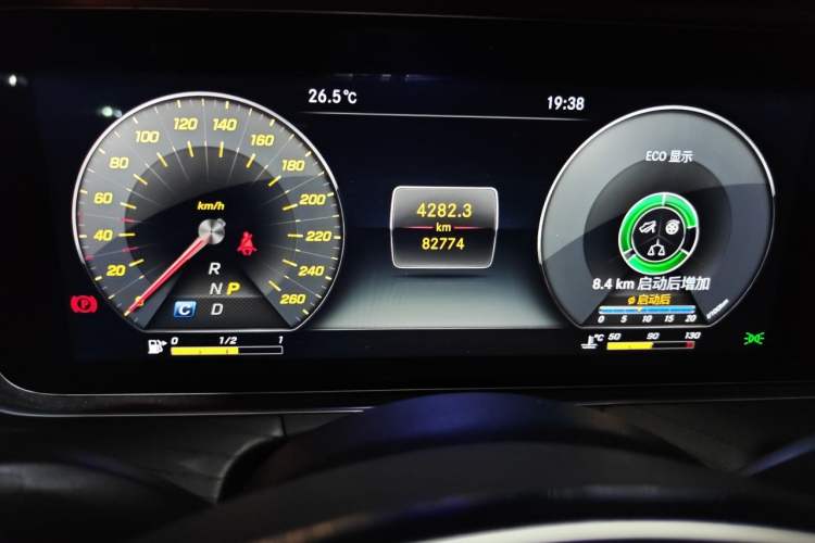 Used Mercedes-Benz E-Class 2018 Facelift E 200 L Sport Edition Odometer Close Up