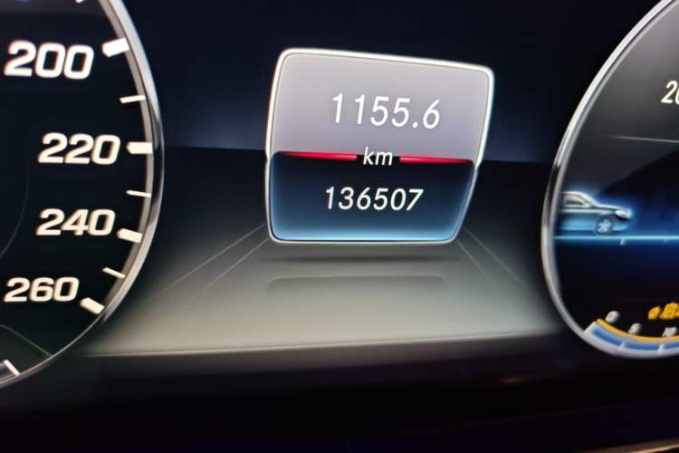 Used Mercedes-Benz E-Class 2018 Facelift E 300 L Luxury Edition Odometer Close Up