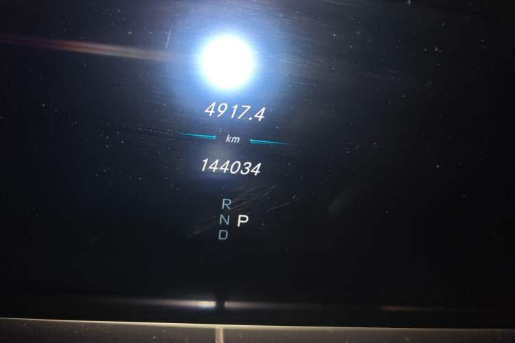 Used Mercedes-Benz E-Class 2018 E 200 L Sport Edition Odometer Close Up