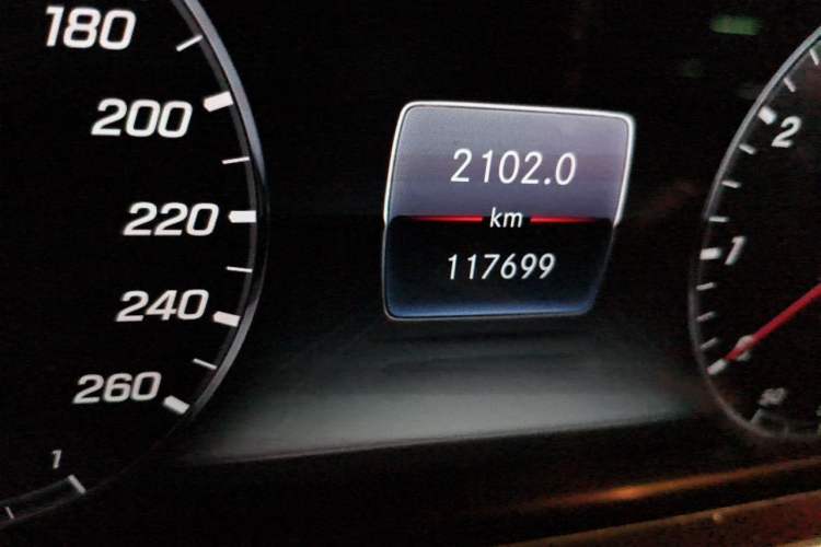 Used Mercedes-Benz E-Class 2018 Facelift E 200 L Sport Edition Odometer Close Up