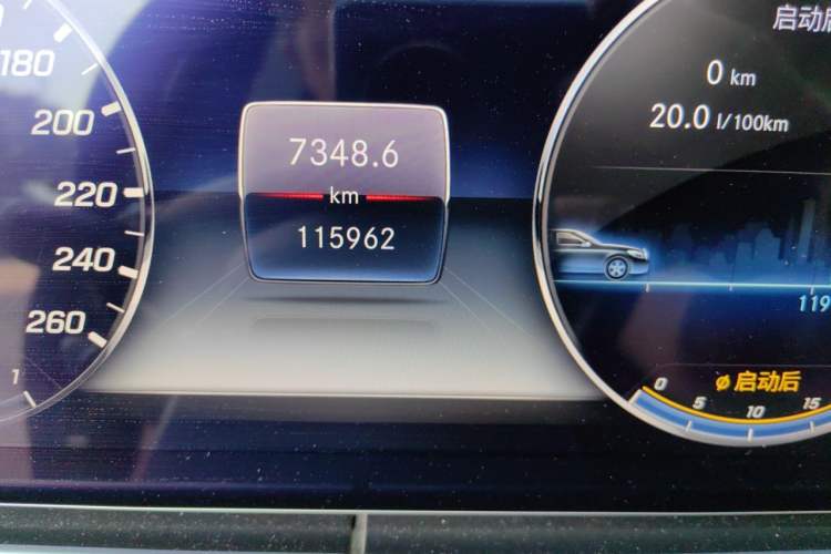 Used Mercedes-Benz E-Class 2018 Facelift E 200 L Sport 4MATIC Odometer Close Up