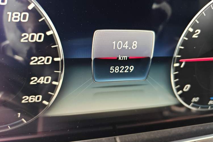 Used Mercedes-Benz E-Class 2018 E 200 L Sport Edition Odometer Close Up
