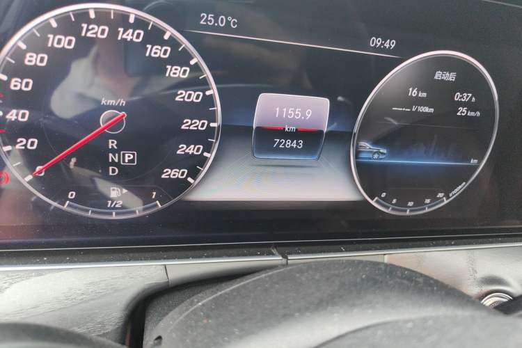Used Mercedes-Benz E-Class 2018 E 200 Sport 4MATIC Odometer Close Up