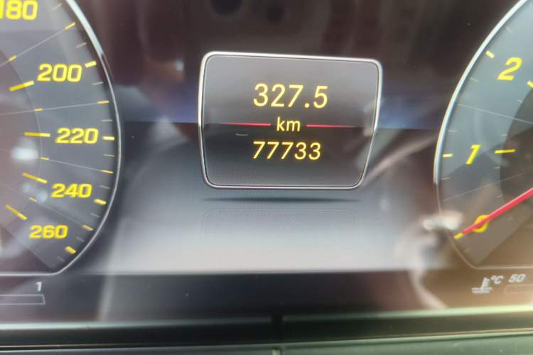 Used Mercedes-Benz E-Class 2018 Facelift E 200 L Sport Edition Odometer Close Up