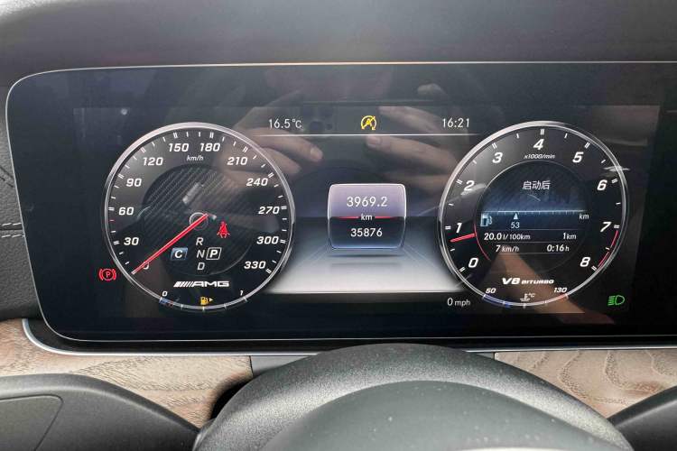 Used Mercedes-Benz E-Class 2018 E 200 L Odometer Close Up