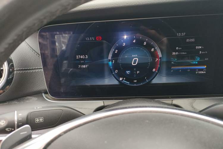 Used Mercedes-Benz E-Class 2018 Facelift E 200 L Sport Edition Odometer Close Up
