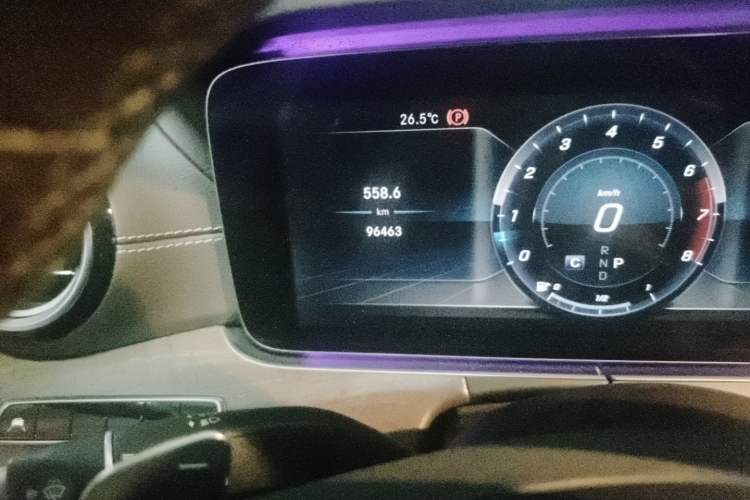 Used Mercedes-Benz E-Class 2018 E 320 L 4MATIC Odometer Close Up