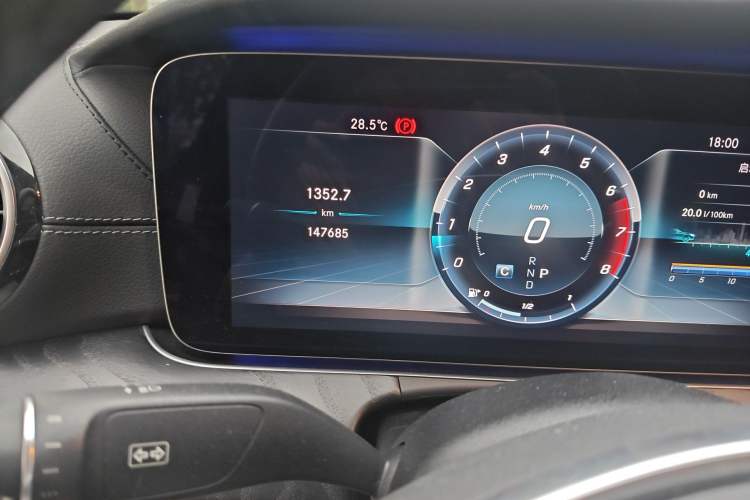 Used Mercedes-Benz E-Class 2018 E 300 L Sport Luxury Edition Odometer Close Up
