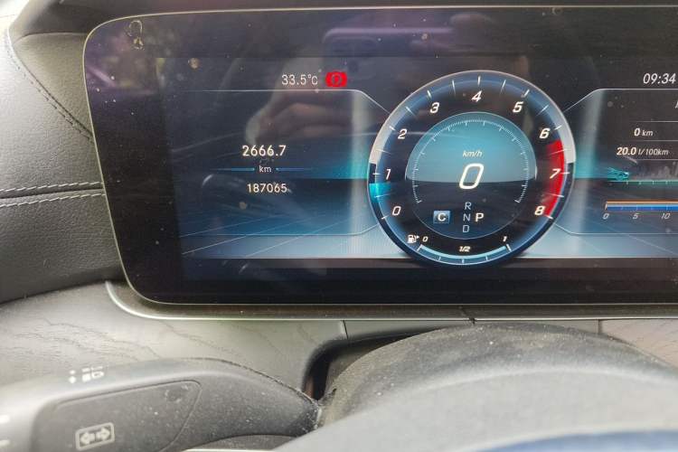Used Mercedes-Benz E-Class 2018 Facelift E 200 L Sport Edition Odometer Close Up
