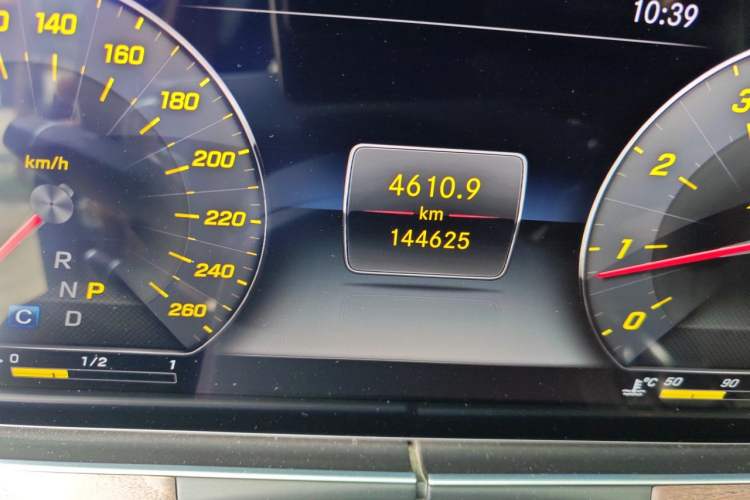 Used Mercedes-Benz E-Class 2018 Facelift E 200 L Odometer Close Up