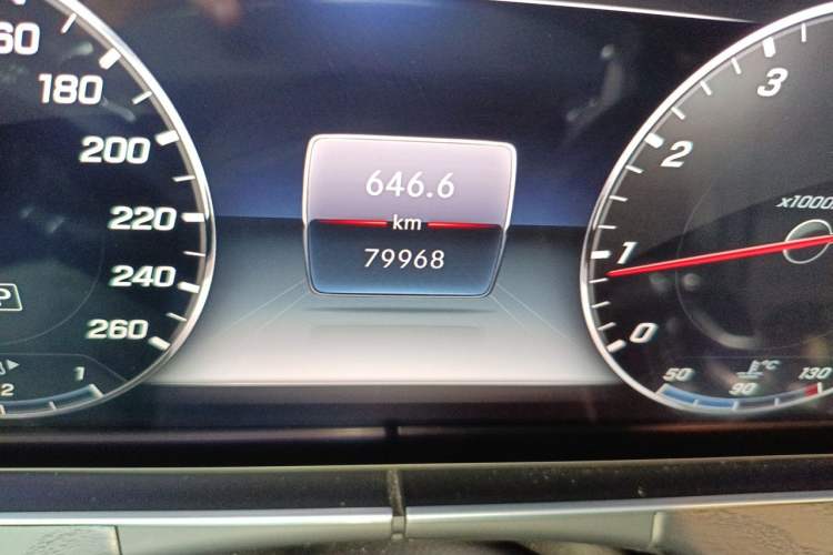 Used Mercedes-Benz E-Class 2018 E 300 L Sport Luxury Edition Odometer Close Up