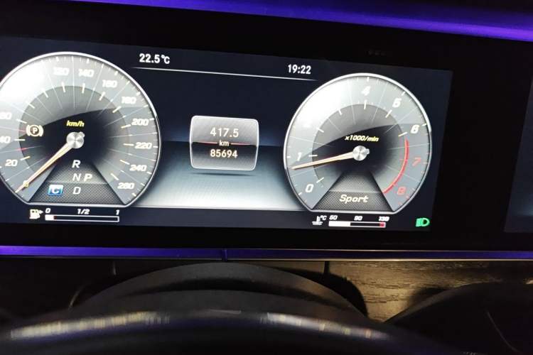 Used Mercedes-Benz E-Class 2018 E 200 Sport 4MATIC Odometer Close Up