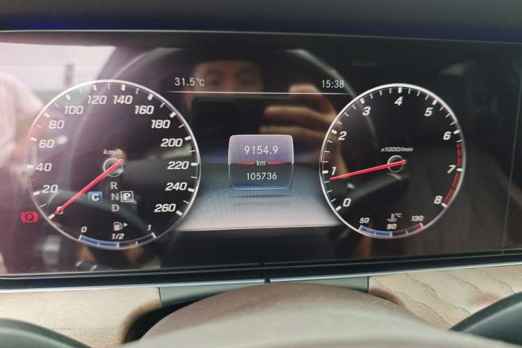 Used Mercedes-Benz E-Class 2018 Facelift E 200 L Odometer Close Up