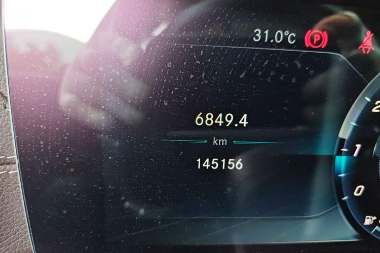 Used Mercedes-Benz E-Class 2018 Facelift E 300 L Luxury Edition Odometer Close Up