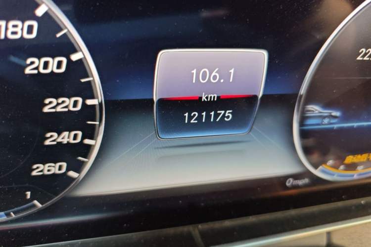 Used Mercedes-Benz E-Class 2018 E 300 L Sport Luxury Edition Odometer Close Up