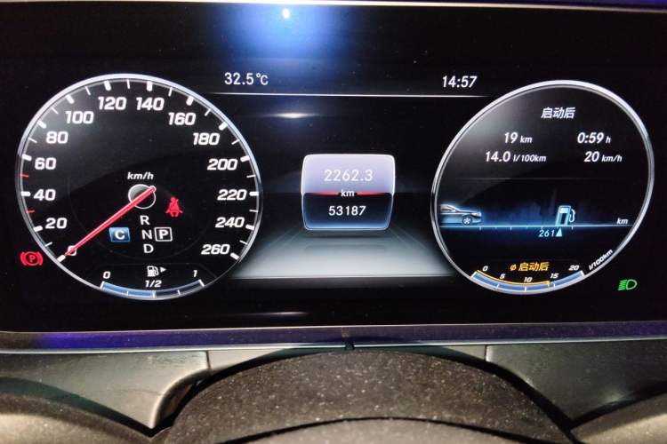Used Mercedes-Benz E-Class 2018 Facelift E 200 L Sport Edition Odometer Close Up