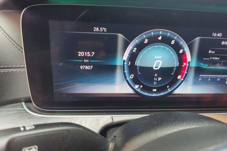 Used Mercedes-Benz E-Class 2018 E 300 L Sport Luxury Edition Odometer Close Up
