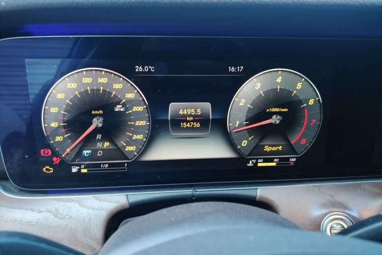 Used Mercedes-Benz E-Class 2018 Facelifted E 300 L Stylish Version Odometer Close Up