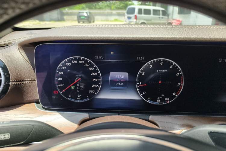 Used Mercedes-Benz E-Class 2018 Facelift E 300 L Luxury Edition Odometer Close Up