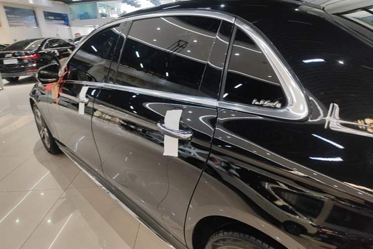 Used Mercedes-Benz E-Class 2018 Facelift E 200 L Sport Edition Rear Left 45 Deg