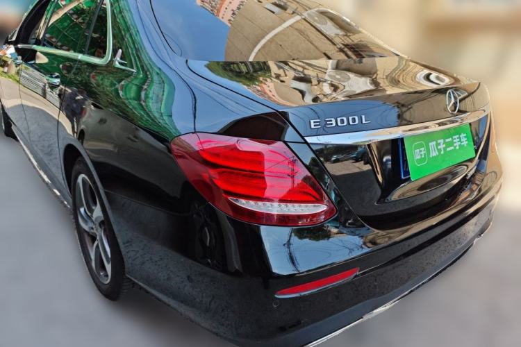 Used Mercedes-Benz E-Class 2018 E 300 L Sport Luxury Edition Rear Left 45 Deg