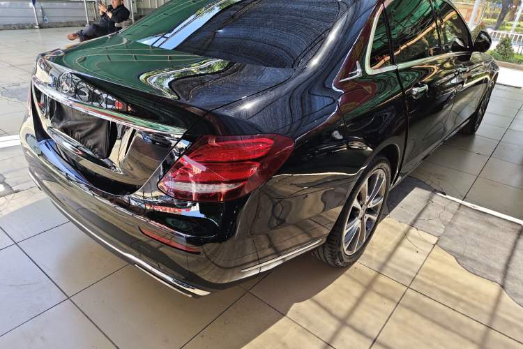 Used Mercedes-Benz E-Class 2018 E 200 L Rear Right 45 Deg