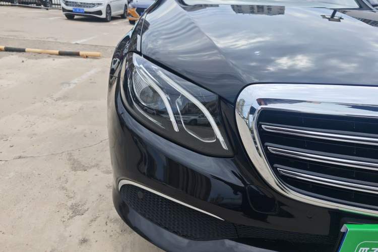 Used Mercedes-Benz E-Class 2018 Facelifted E 300 L Stylish Version Right Front Headlight
