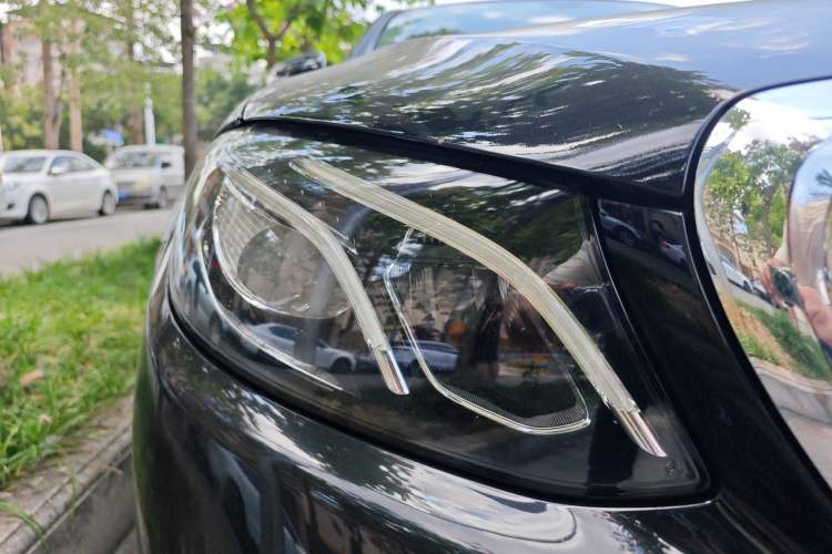 Used Mercedes-Benz E-Class 2018 Facelifted E 300 L Stylish Version Right Front Headlight
