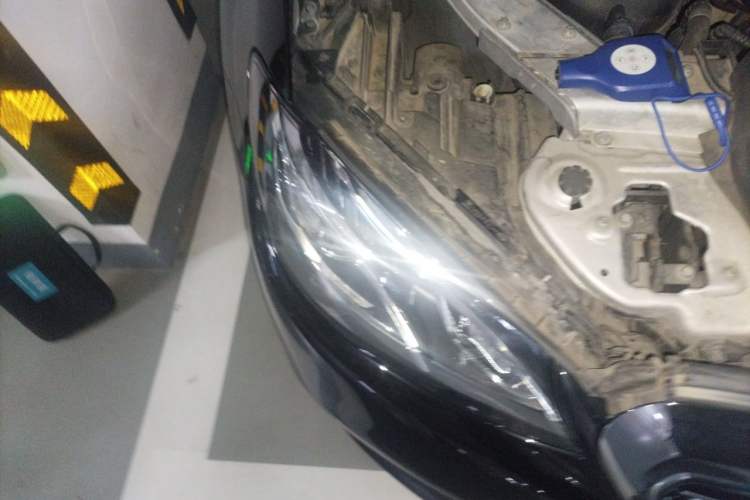 Used Mercedes-Benz E-Class 2018 E 300 L Luxury Model Right Front Headlight