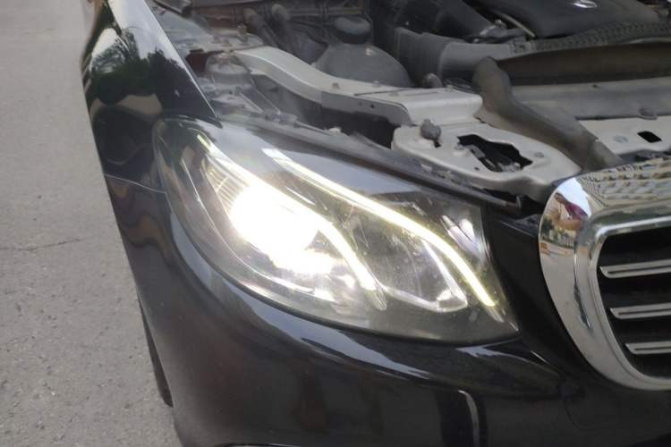 Used Mercedes-Benz E-Class 2018 Facelift E 200 L Sport 4MATIC Right Front Headlight