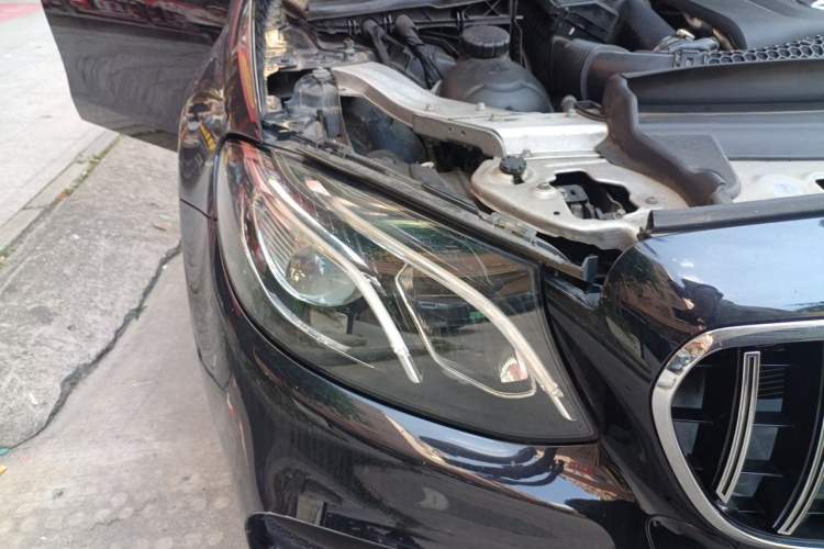Used Mercedes-Benz E-Class 2018 E 300 L Sporty and Stylish Model Right Front Headlight