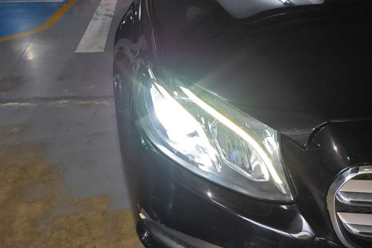 Used Mercedes-Benz E-Class 2018 Restyled E 300 L Sport Luxury Edition Right Front Headlight