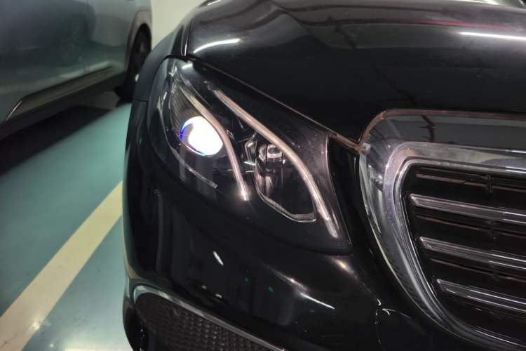Used Mercedes-Benz E-Class 2018 E 300 L Stylish Model Right Front Headlight