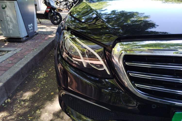 Used Mercedes-Benz E-Class 2018 Facelifted E 300 L Stylish Version Right Front Headlight