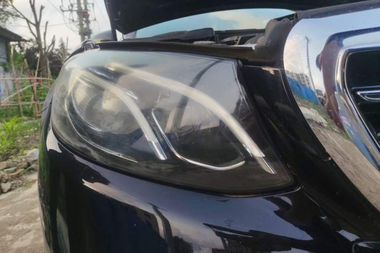 Used Mercedes-Benz E-Class 2018 Facelifted E 300 L Stylish Version Right Front Headlight