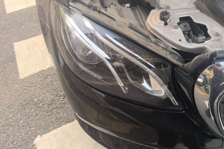 Used Mercedes-Benz E-Class 2018 Facelifted E 300 L Stylish Version Right Front Headlight