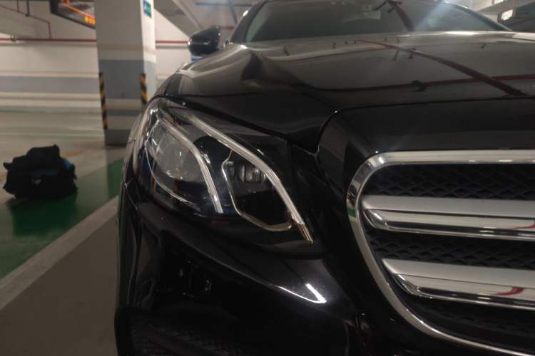 Used Mercedes-Benz E-Class 2018 Restyled E 300 L Sport Luxury Edition Right Front Headlight