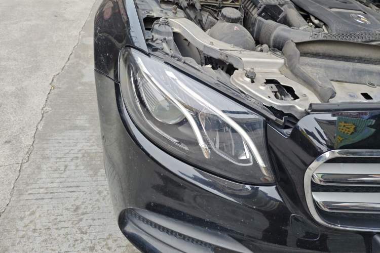 Used Mercedes-Benz E-Class 2018 Restyled E 300 L Sport Luxury Edition Right Front Headlight